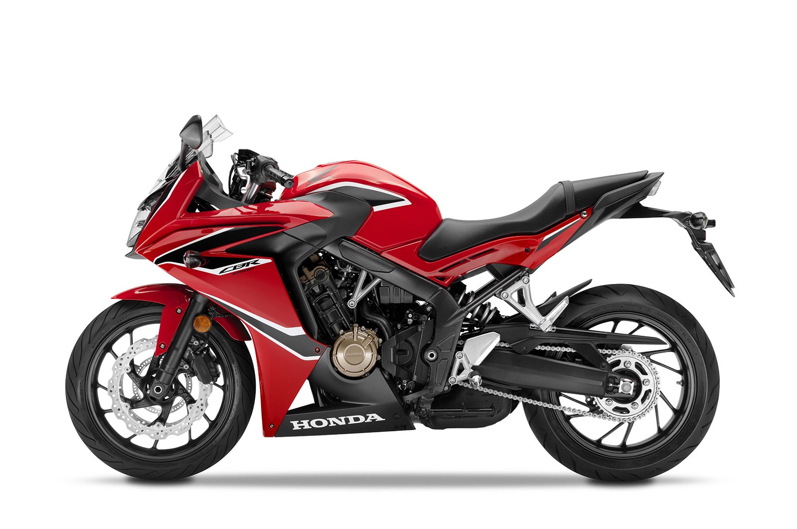 四缸引擎一向是性能的指標，2017年改款後藉由岐管改良，動力一口氣來到89.8hp