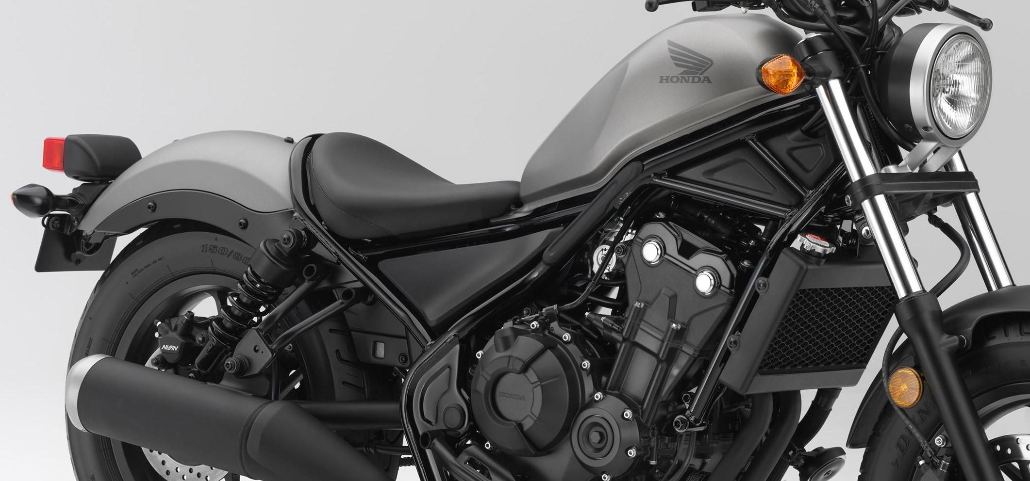 HONDA REBEL 500使用水冷直列雙缸471c.c引擎,具有45hp最大馬力與4.5kg-m最大扭力