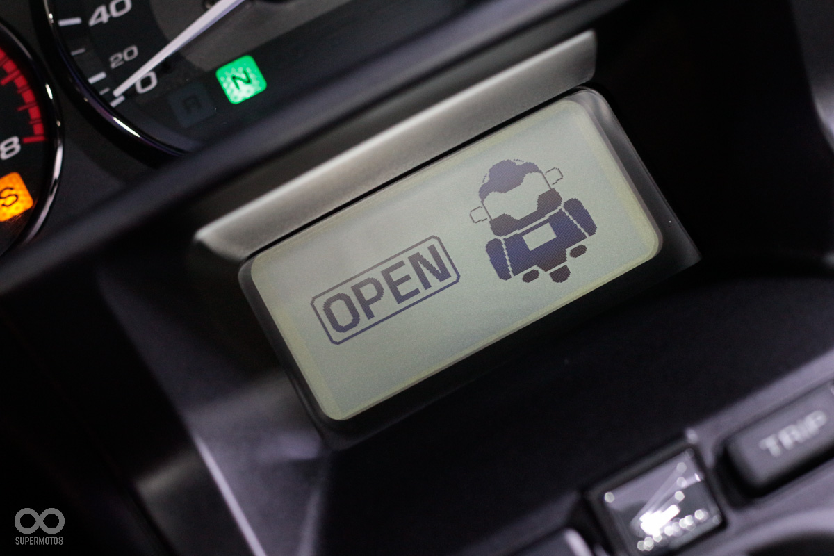 資訊非常豐富的LCD液晶螢幕,方便車主隨時掌控車輛狀況