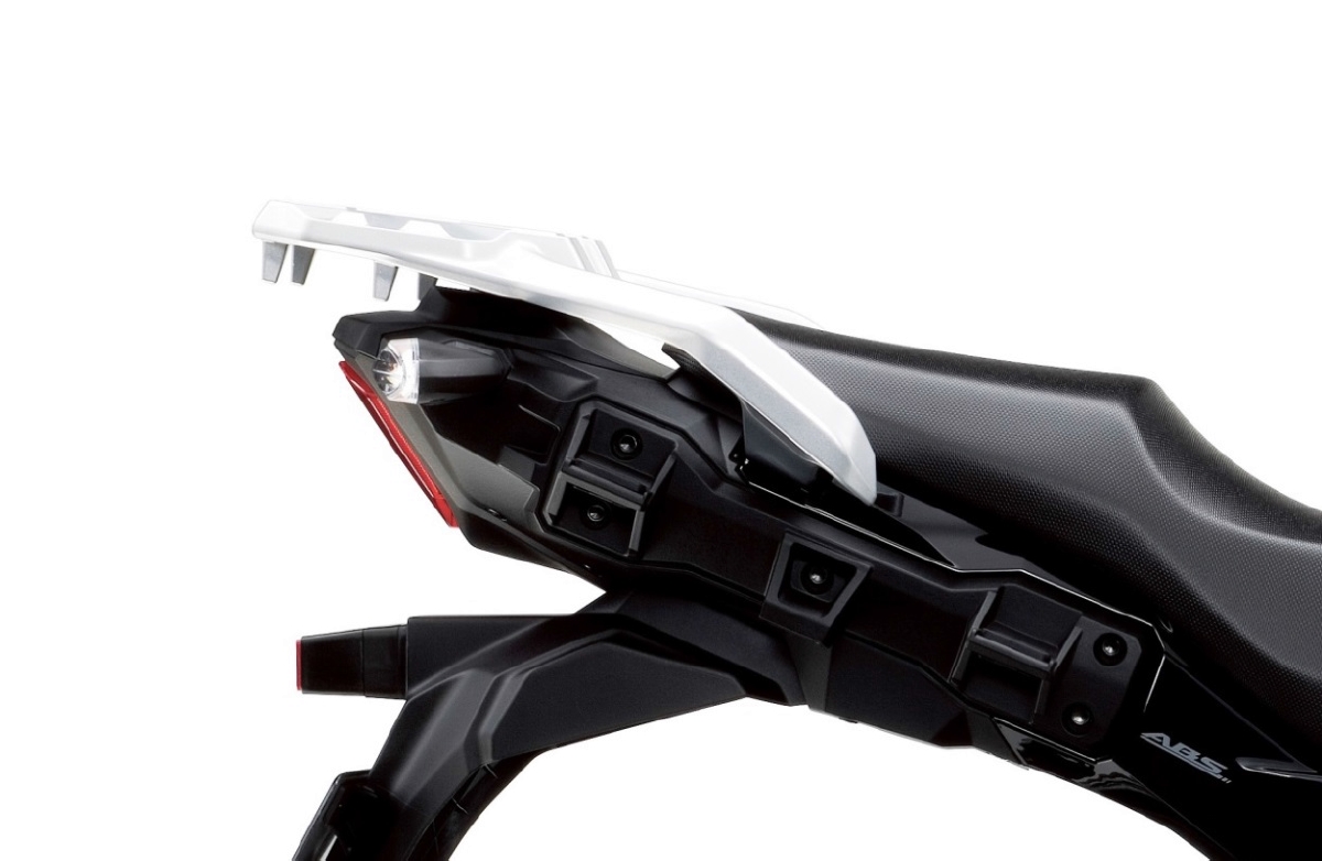 三箱固定孔位預留